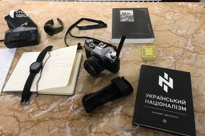 В Одеському художньому музеї відкрилась виставка військового Максима Кривцова "Далі" В Одеському художньому музеї відкрилась виставка військового Максима Кривцова "Далі"