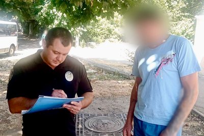 В Одесі чоловіка можуть оштрафувати за вигул собаки без повідця і намордника В Одесі чоловіка можуть оштрафувати за вигул собаки без повідця і намордника