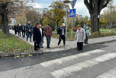 Ветеран війни із Вінниці тестував Житомир на доступність та безбар'єрність Ветеран війни із Вінниці тестував Житомир на доступність та безбар'єрність