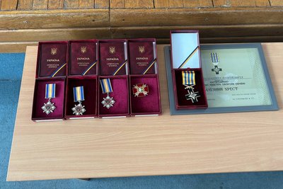 Родинам із Бердичівської громади передали державні відзнаки загиблих захисників України Родинам із Бердичівської громади передали державні відзнаки загиблих захисників України
