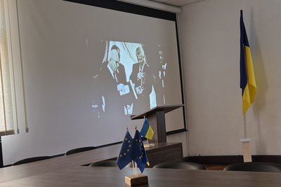 В Ужгороді до Дня Незалежності організували вуличний перформанс, ярмарок та виставки В Ужгороді до Дня Незалежності організували вуличний перформанс, ярмарок та виставки