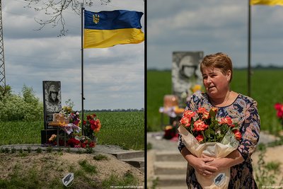 Жителі села на Житомирщині розповіли, як встановлювали пам'ятник полеглому асу Степану Тарабалці Жителі села на Житомирщині розповіли, як встановлювали пам'ятник полеглому асу Степану Тарабалці
