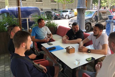 "Плануємо створити сталу мережу та відстоювати права": в Одесі херсонці допомагають чоловікам, постраждалим від полону