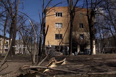 Ліквідація наслідків влучання БпЛА: в Озерному на Житомирщині оцінюють завдану шкоду Ліквідація наслідків влучання БпЛА: в Озерному на Житомирщині оцінюють завдану шкоду