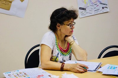"Людина біжить, кричить і горить", — переселенка з Херсона Олена Катренко про життя в окупації "Людина біжить, кричить і горить", — переселенка з Херсона Олена Катренко про життя в окупації