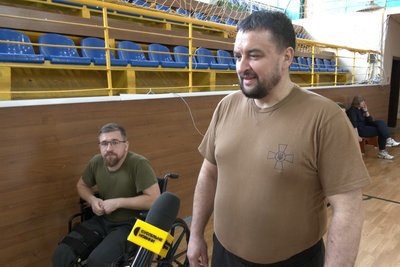 У Луцьку стартували тренування з волейболу сидячи для військових У Луцьку стартували тренування з волейболу сидячи для військових