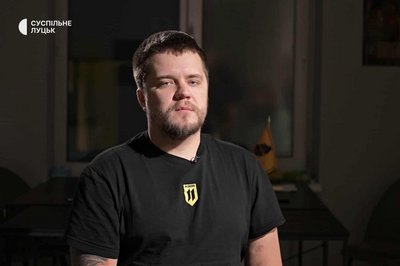 Відбивалися камінням: спогади Дмитра Зінченка про Майдан в інтерв’ю Суспільне Луцьк Відбивалися камінням: спогади Дмитра Зінченка про Майдан в інтерв’ю Суспільне Луцьк