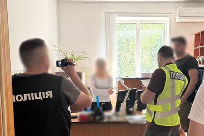 Посадовця однієї з міськрад Житомирщини підозрюють у вимаганні і отриманні хабаря від підприємця