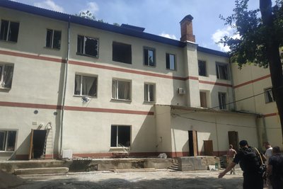 П'ятеро травмованих та пошкоджені будівлі: наслідки російської атаки на Вінниччині П'ятеро травмованих та пошкоджені будівлі: наслідки російської атаки на Вінниччині