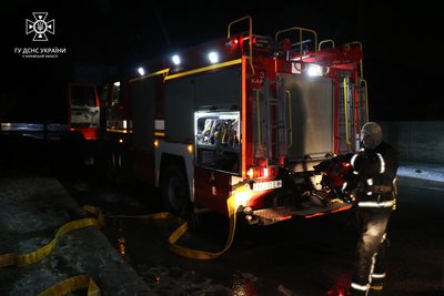 Під час пожежі у Харкові врятували двох жінок, одна з них отримала опіки Під час пожежі у Харкові врятували двох жінок, одна з них отримала опіки