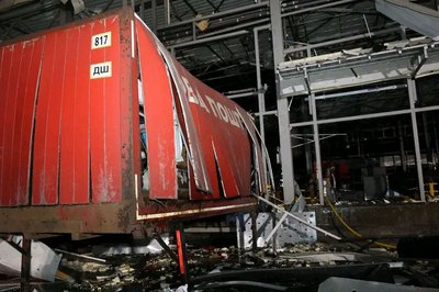 Внаслідок удару по терміналу "Нової Пошти" під Харковом були пошкоджені сім вантажівок —ДСНС
