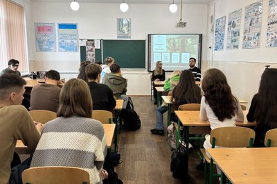 У ліцеї в Житомирі показали короткометражку "Пацики", стрічку представив режисер фільму У ліцеї в Житомирі показали короткометражку "Пацики", стрічку представив режисер фільму