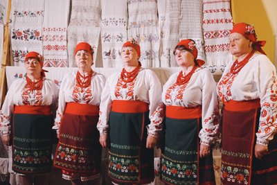 Люди виїжджають, село гине, бо ніде працювати: як живуть останні жителі села Гошів на Житомирщині Люди виїжджають, село гине, бо ніде працювати: як живуть останні жителі села Гошів на Житомирщині