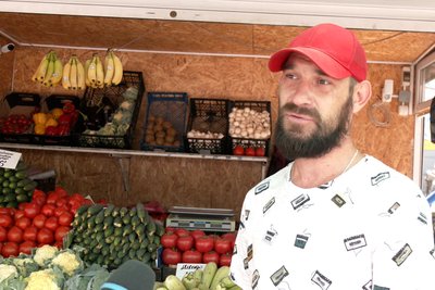 Сезон ягід та фруктів: які ціни на Житньому ринку в Житомирі Сезон ягід та фруктів: які ціни на Житньому ринку в Житомирі