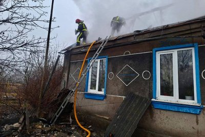 Сім пожеж за добу — в одній із громад на Житомирщині місцеві жителі гасили вогонь разом із рятувальниками Сім пожеж за добу — в одній із громад на Житомирщині місцеві жителі гасили вогонь разом із рятувальниками