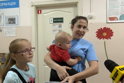 На Житомирщині від вірусу папіломи людини вакцинували понад 3 тисячі дівчат віком 12 та 13 років На Житомирщині від вірусу папіломи людини вакцинували понад 3 тисячі дівчат віком 12 та 13 років