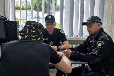 У Житомирі повідомили про підозру чоловікові, який поранив працівника аптеки У Житомирі повідомили про підозру чоловікові, який поранив працівника аптеки