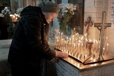 Як відбувається передвеликодня служба в одному з храмів Харкова — фоторепортаж Як відбувається передвеликодня служба в одному з храмів Харкова — фоторепортаж