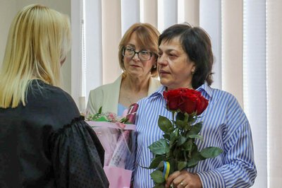 У Житомирі родинам загиблих військових передали державні нагороди У Житомирі родинам загиблих військових передали державні нагороди