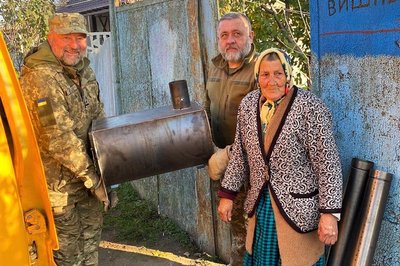 Офіцери вінницької 59-ої бригади імені Якова Гандзюка привезли в деокуповані села допомогу Офіцери вінницької 59-ої бригади імені Якова Гандзюка привезли в деокуповані села допомогу