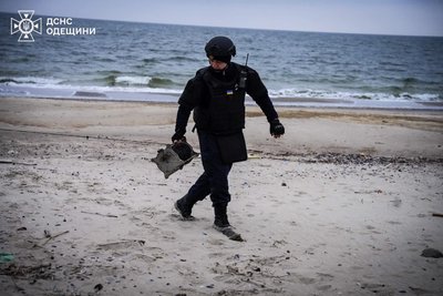В Одесі знищили якірну міну, яку принесло на пляж В Одесі знищили якірну міну, яку принесло на пляж