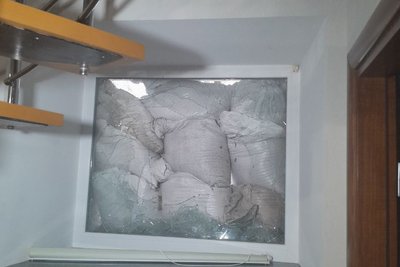 Близько 20 будівель пошкоджені у Житомирі через обстріл будівлі управління поліції області, триває обстеження майна Близько 20 будівель пошкоджені у Житомирі через обстріл будівлі управління поліції області, триває обстеження майна