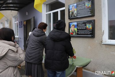 В Ізмаїлі відкрили меморіальну дошку на честь полеглого морпіха Валентина Стефаніки