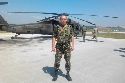 "Ми не знаємо, де тіло, чекаємо на збіг за ДНК" — дружина полеглого капітана ЗСУ із Житомирщини Анатолія Сємєнєнка "Ми не знаємо, де тіло, чекаємо на збіг за ДНК" — дружина полеглого капітана ЗСУ із Житомирщини Анатолія Сємєнєнка