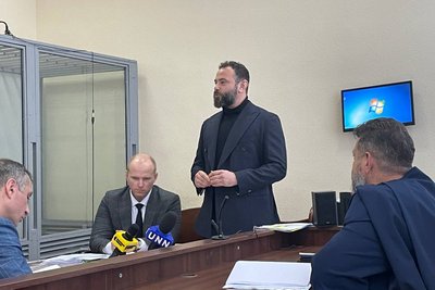 Депутат Олександр Дубінський виступає на суді, 6 листопада 2023 року