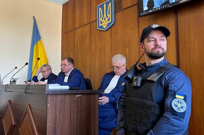 Справа про вимагання, вбивство, викрадення людей: обвинуваченим з Коростишева продовжили запобіжні заходи Справа про вимагання, вбивство, викрадення людей: обвинуваченим з Коростишева продовжили запобіжні заходи