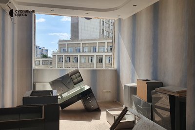 Отримав опіки понад 40% тіла: як мешканець квартири у ЖК "Тірас" в Одесі пережив ракетний удар Отримав опіки понад 40% тіла: як мешканець квартири у ЖК "Тірас" в Одесі пережив ракетний удар