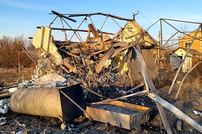 Наслідки удару бомбою по місту на Донеччині, 29 лютого 2024 року Наслідки удару бомбою по місту на Донеччині, 29 лютого 2024 року