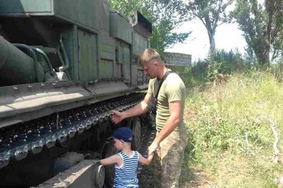 "Він нічого не боявся": у Харкові загинув водій-сапер, який вивозив нерозірвані боєприпаси після вибуху у Балаклії "Він нічого не боявся": у Харкові загинув водій-сапер, який вивозив нерозірвані боєприпаси після вибуху у Балаклії