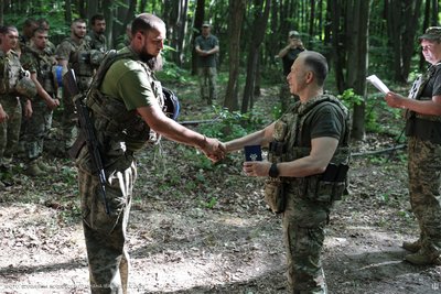Військовослужбовця з Харківщини нагородили "Золотим хрестом"