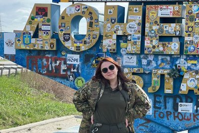 Стела на Донеччину: історія отримала продовження. Митці хочуть відновити старі написи без шкоди для нових Стела на Донеччину: історія отримала продовження. Митці хочуть відновити старі написи без шкоди для нових