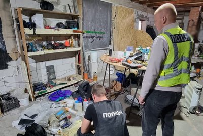 Поліція заявила про викриття нарколабораторії в Житомирі: п’ятьом житомирянам повідомили про підозру Поліція заявила про викриття нарколабораторії в Житомирі: п’ятьом житомирянам повідомили про підозру