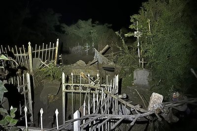 Вибиті вікна та уламки на подвір'ї: наслідки нічної атаки по Одещині Вибиті вікна та уламки на подвір'ї: наслідки нічної атаки по Одещині