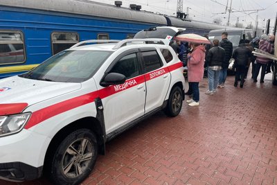 "Волонтери вивозять втричі більше людей": як евакуюють жителів прифронтових сіл Куп'янського району "Волонтери вивозять втричі більше людей": як евакуюють жителів прифронтових сіл Куп'янського району