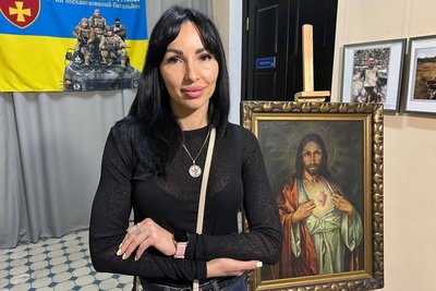 Ікону, написану в'язнями нацистських концтаборів, виставили в Житомирському краєзнавчому музеї Ікону, написану в'язнями нацистських концтаборів, виставили в Житомирському краєзнавчому музеї