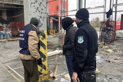 Удар по "Новій Пошті" під Харковом. Експерти ідентифікували тіла п'ятьох загиблих Удар по "Новій Пошті" під Харковом. Експерти ідентифікували тіла п'ятьох загиблих