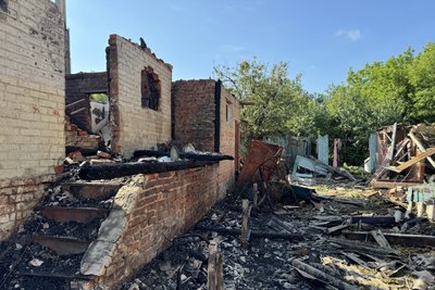 "Накрила собою сина, хлопчик не вижив". Очевидці розповіли про атаку на Великий Бобрик "Накрила собою сина, хлопчик не вижив". Очевидці розповіли про атаку на Великий Бобрик