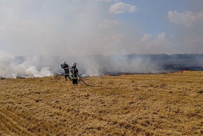 На Вінниччині під час жнив загорівся комбайн На Вінниччині під час жнив загорівся комбайн