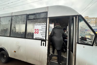 У Житомирі пасажири маршруту №33 скаржаться на якість перевезень: що каже перевізник та міська рада У Житомирі пасажири маршруту №33 скаржаться на якість перевезень: що каже перевізник та міська рада