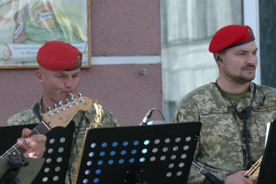 У Житомирі оркестр 40-ї окремої артилерійської бригади дав благодійний концерт