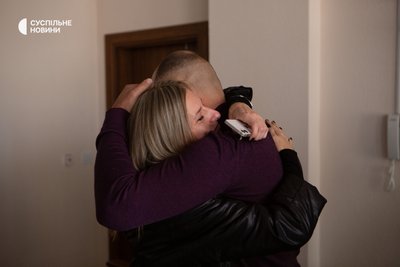 Колишній беркутівець Сергій Тамтура у суді з дружиною Колишній беркутівець Сергій Тамтура у суді з дружиною