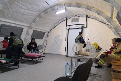 В Озерному на Житомирщині "шахед" влучив у багатоповерхівку, є загиблий