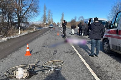 Переїжджав дорогу у невстановленому місці: на Вінниччині у ДТП загинув велосипедист Переїжджав дорогу у невстановленому місці: на Вінниччині у ДТП загинув велосипедист