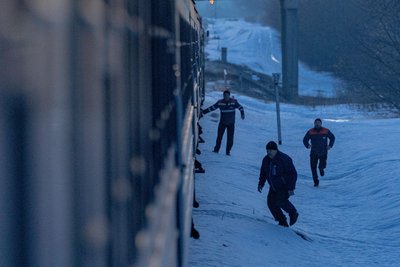 Біля Сум РФ вдарила по потягу з пасажирами Біля Сум РФ вдарила по потягу з пасажирами