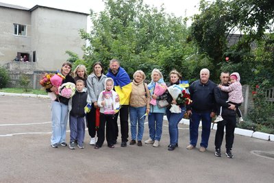 Понад рік у полоні: у Попільні зустріли військовослужбовця Романа Пінчука Понад рік у полоні: у Попільні зустріли військовослужбовця Романа Пінчука