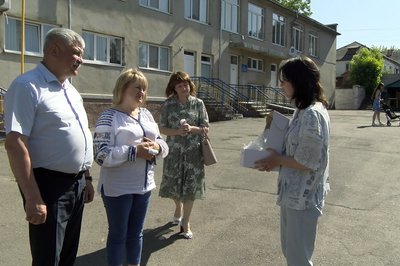 Школярі у Луцьку зібрали гроші на купівлю апарату міостимуляції в Будинок дитини Школярі у Луцьку зібрали гроші на купівлю апарату міостимуляції в Будинок дитини